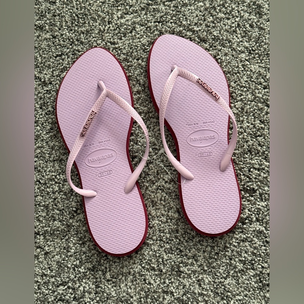 HAVAIANAS~Brand New with Tags. Size 39/40 (women’s 9/10)